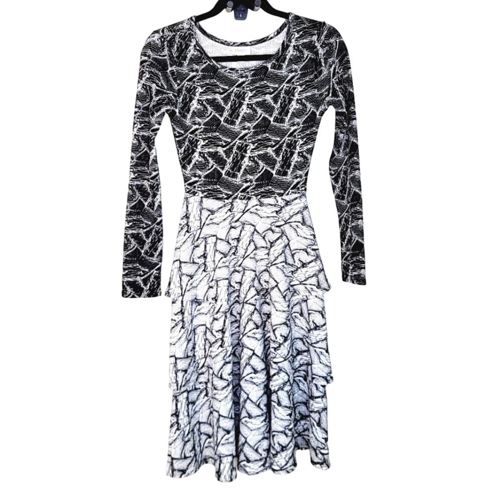 Lularoe Georgia Simply Comfortable Blk/Wh Tiered Fit & Flared Dress NWT Sz XXS